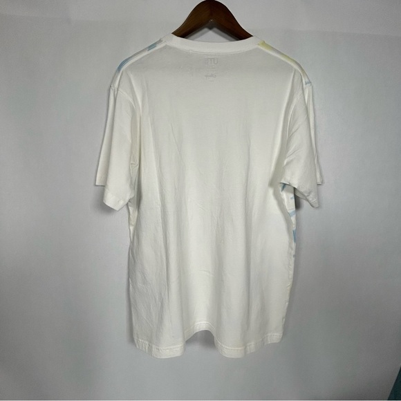 Uniqlo UT x Disney Disnep Hologram Original T-shirt - Picture 2 of 10